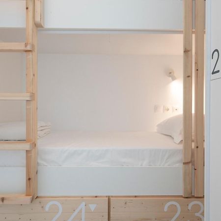 Bedspot Hostel Фіра Екстер'єр фото