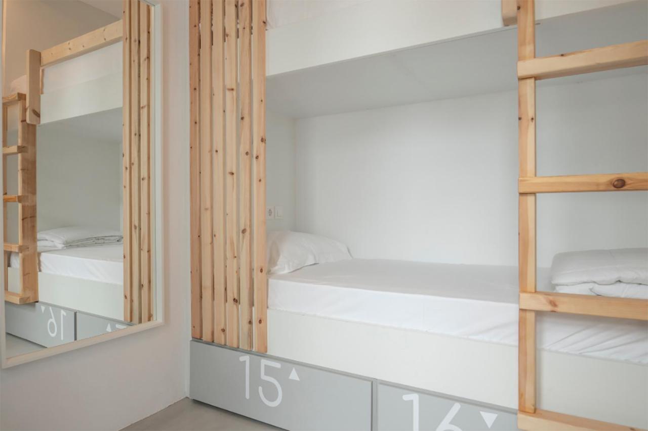 Bedspot Hostel Фіра Екстер'єр фото