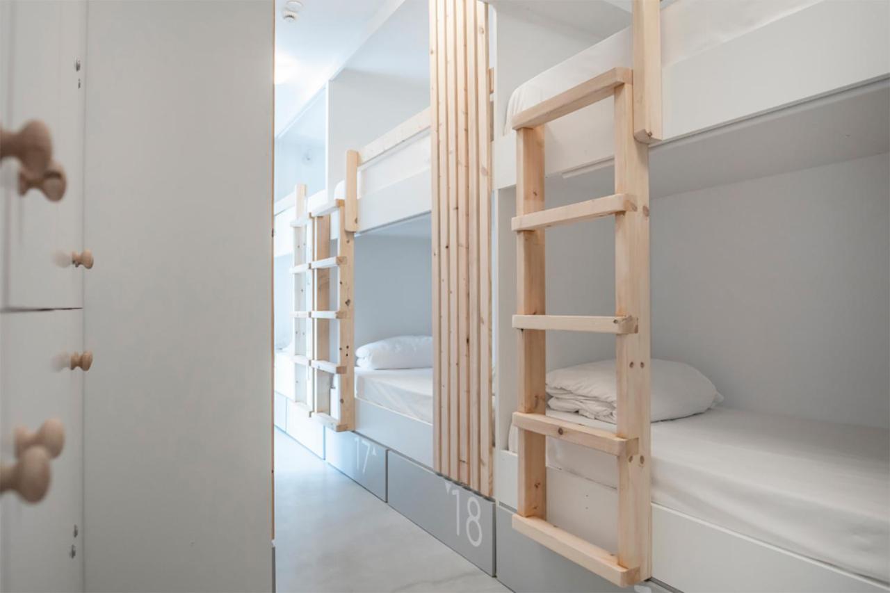 Bedspot Hostel Фіра Екстер'єр фото