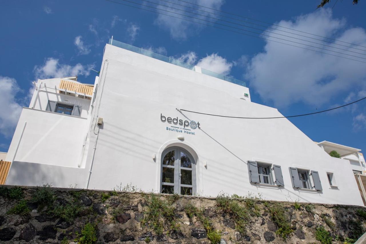 Bedspot Hostel Фіра Екстер'єр фото