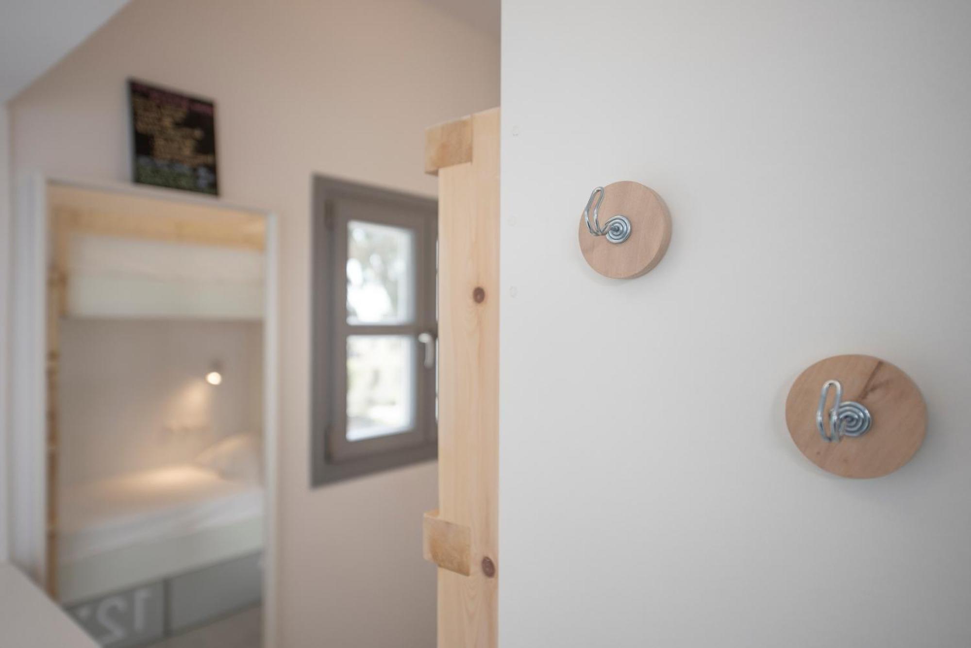 Bedspot Hostel Фіра Екстер'єр фото