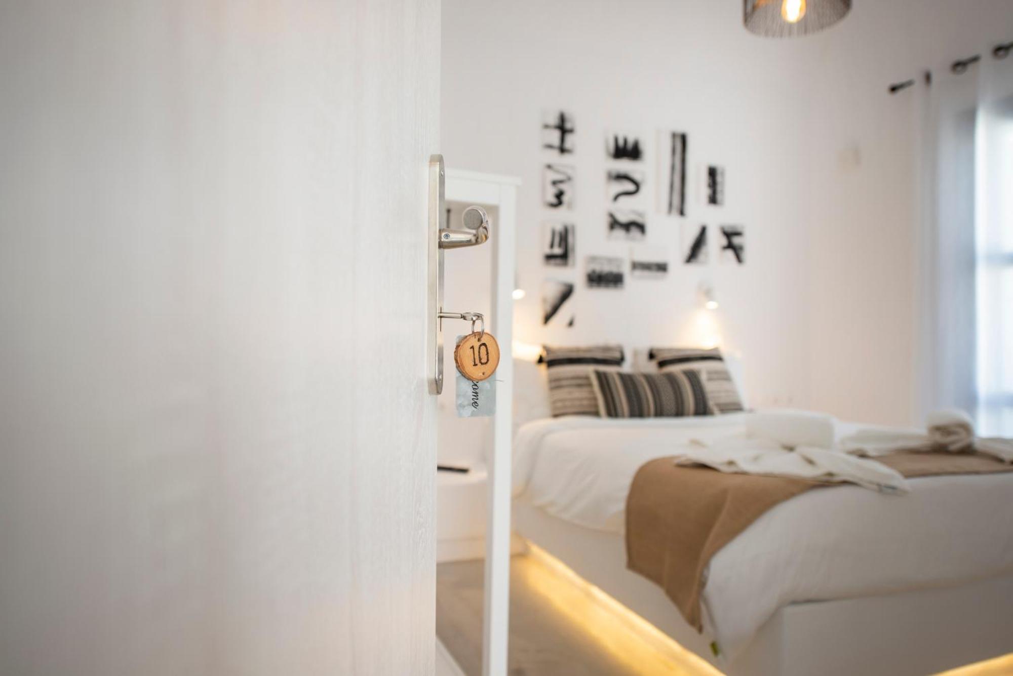Bedspot Hostel Фіра Екстер'єр фото