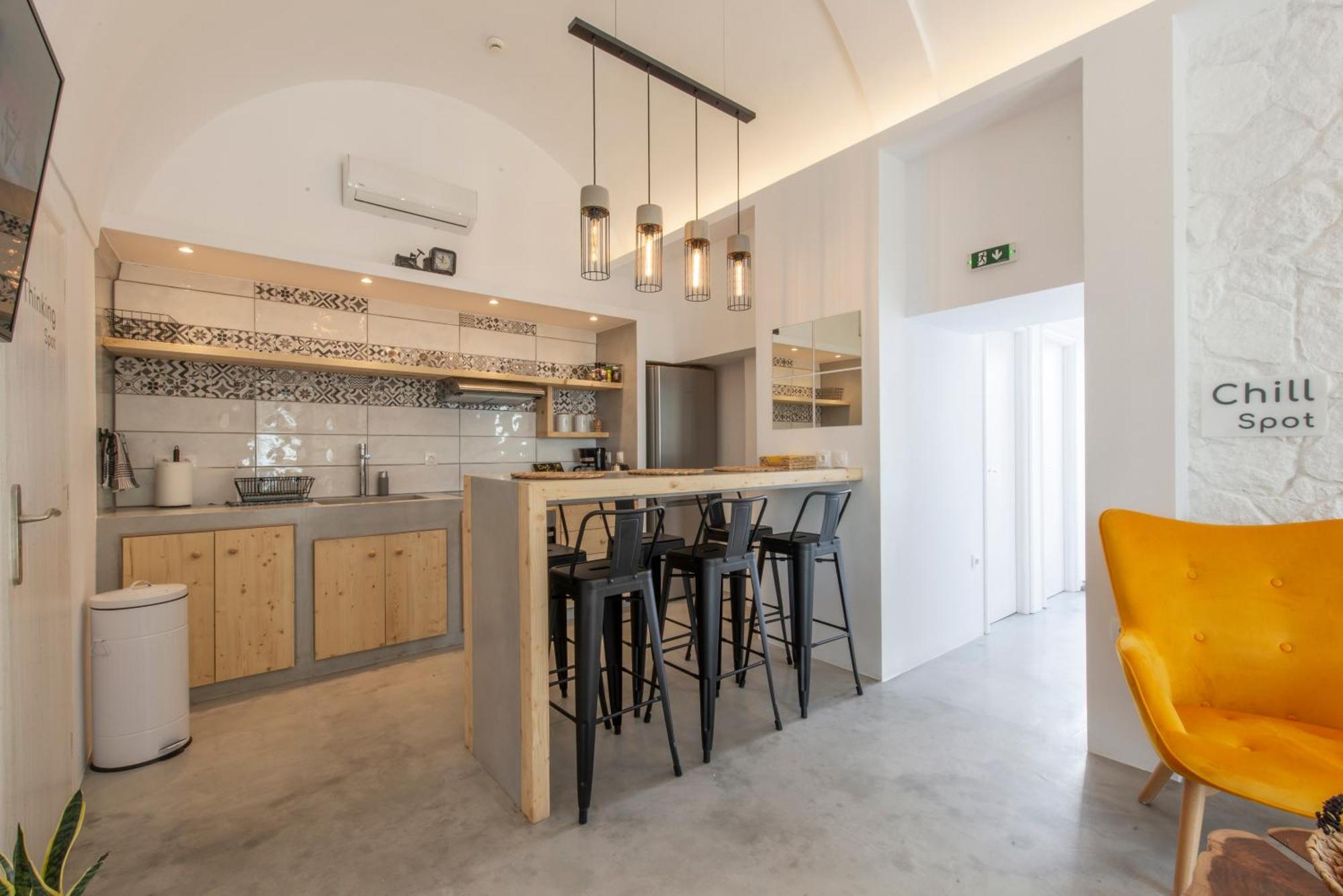 Bedspot Hostel Фіра Екстер'єр фото